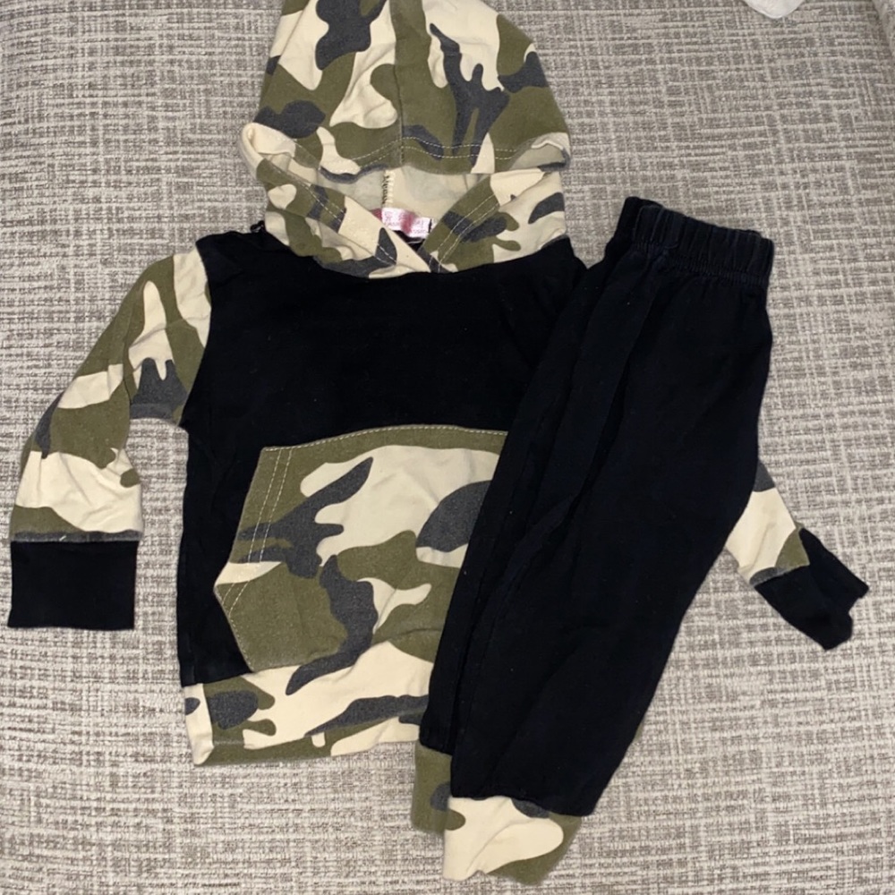 Army baby outfit. Hooded long sleeve & sweats! 6Mo - Picture 1 of 4